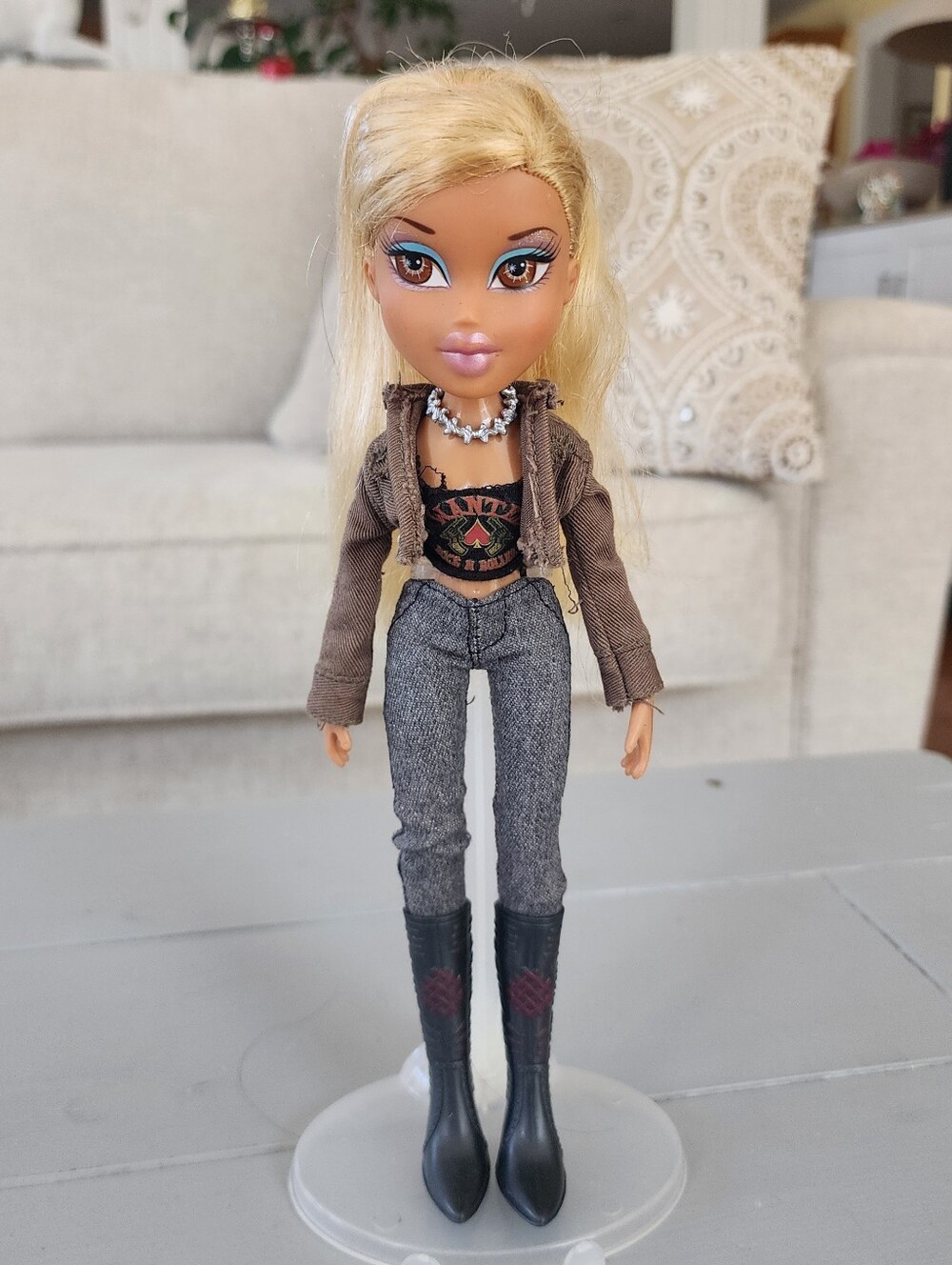 MGA Bratz Ice Champions Vinessa Doll in 2010 Outfit Beautiful